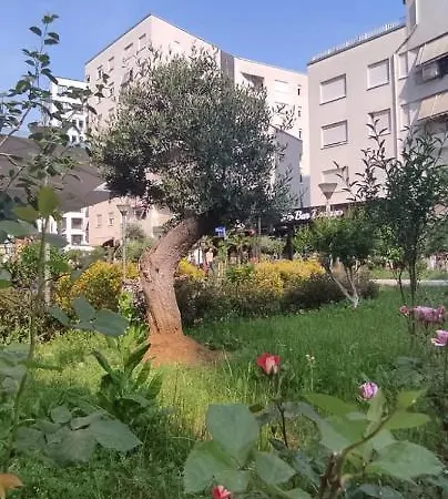 Leo - Luxury Тирана